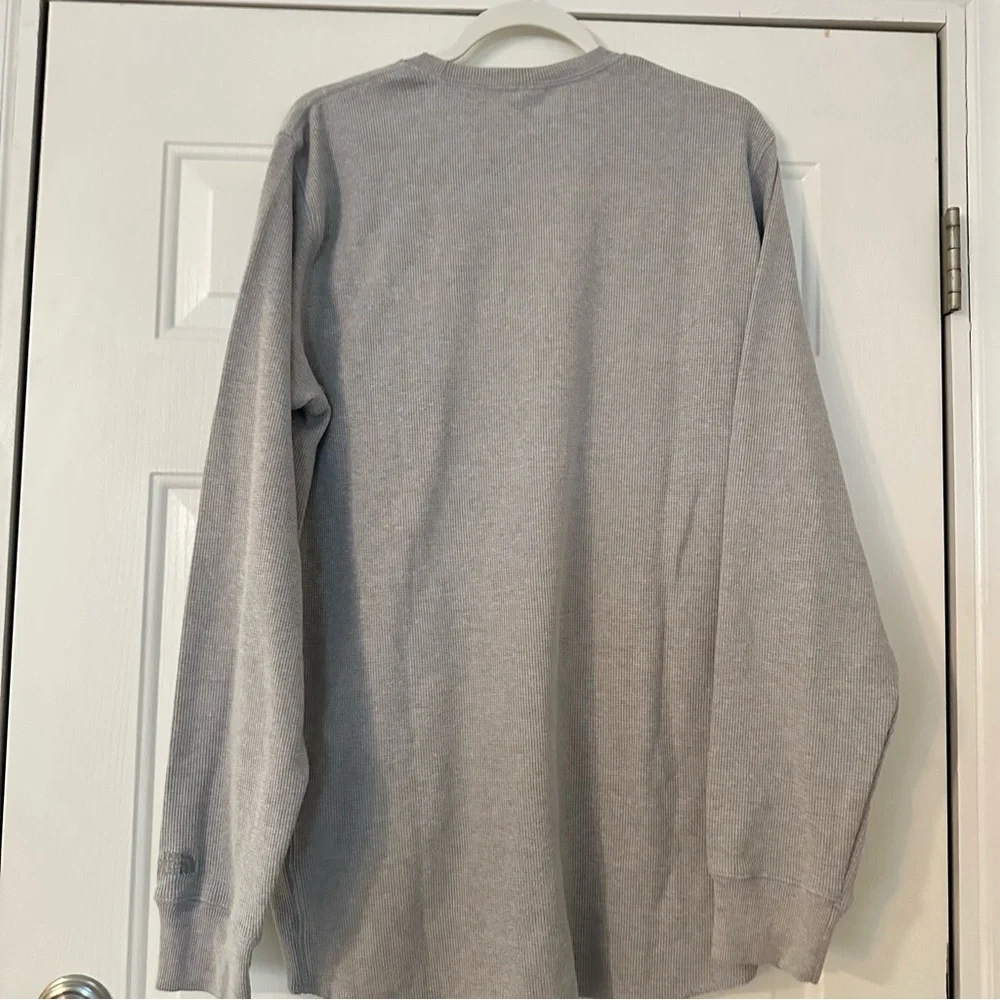 The North Face Mens All Season Waffle Thermal Shirt Gray Large
